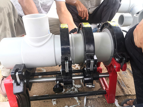 取出加熱器 讓兩個(gè)受熱面貼合受力 靜置降溫